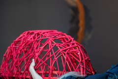 ARIADNE AUF NAXOSOper in einem Akt nebst einem Vorspiel von Richard StraussLibretto von Hugo von Hofmannsthal In deutscher Sprache mit deutschen ÜbertitelnTiroler Landestheater InnsbruckPremiere 20.09.2025MUSIKALISCHE LEITUNGGerrit PrießnitzREGIE Nina RussiBÜHNE Susanne GschwenderKOSTÜME Annemarie BullaVIDEO Robi VoigtDRAMATURGIEKatharina Duda, Diana Merkel, Johanna WildlingDER HAUSHOFMEISTERChristoph KailEIN MUSIKLEHRERJacob PhillipsDER KOMPONISTCamilla LehmeierDER TENOR / BACCHUSFlorian SternDER TANZMEISTERJakob NistlerDER PERÜCKENMACHERWilliam Tyler ClarkLAKAIQi WangZERBINETTAAnnina WachterPRIMADONNA /ARIADNEAnna GablerHARLEKINBenjamin ChamandySCARAMUCCIOWilliam BlakeTRUFFALDINOliver SailerBRIGHELLAJason LeeNAJADEHazel NeighbourDRYADEAbongile FumbaECHOAnastasia LermanORCHESTERTiroler Symphonieorchester Innsbruck